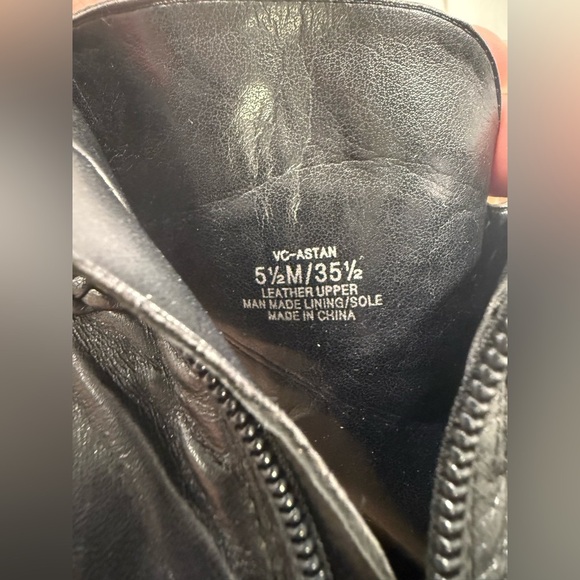 Vince Camuto Black Leather ASTAN Booties Peep Toe Tassel Size 5.5 Stiletto - Picture 9 of 10